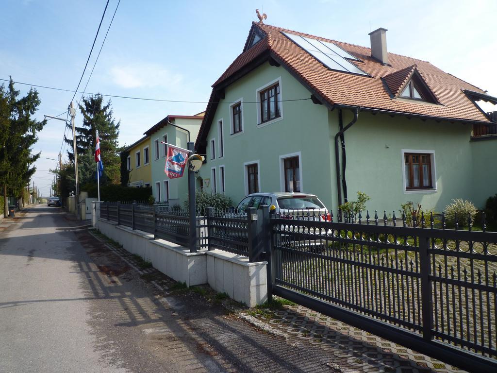 Gartenpension Prosl Wina Bagian luar foto
